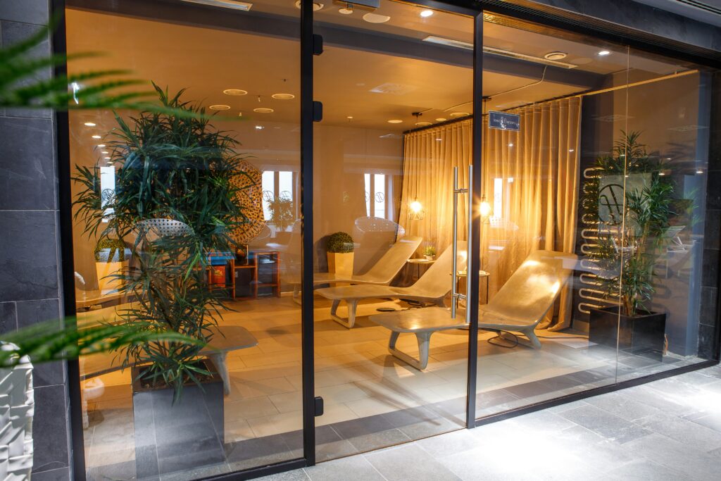 birk-enwald-j-zvIdjxhR8-unsplash